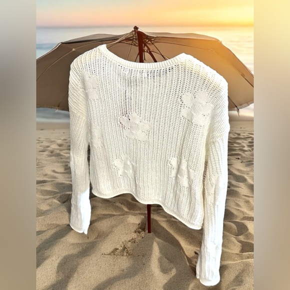 Off White / Cream Knitted Flower Detail Sweater / Cropped Sweatshirt | Sz: S NWT - Picture 11 of 11